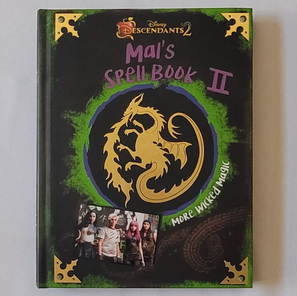 Descendants Mal's Spell Book Volume 2 - Hardcover